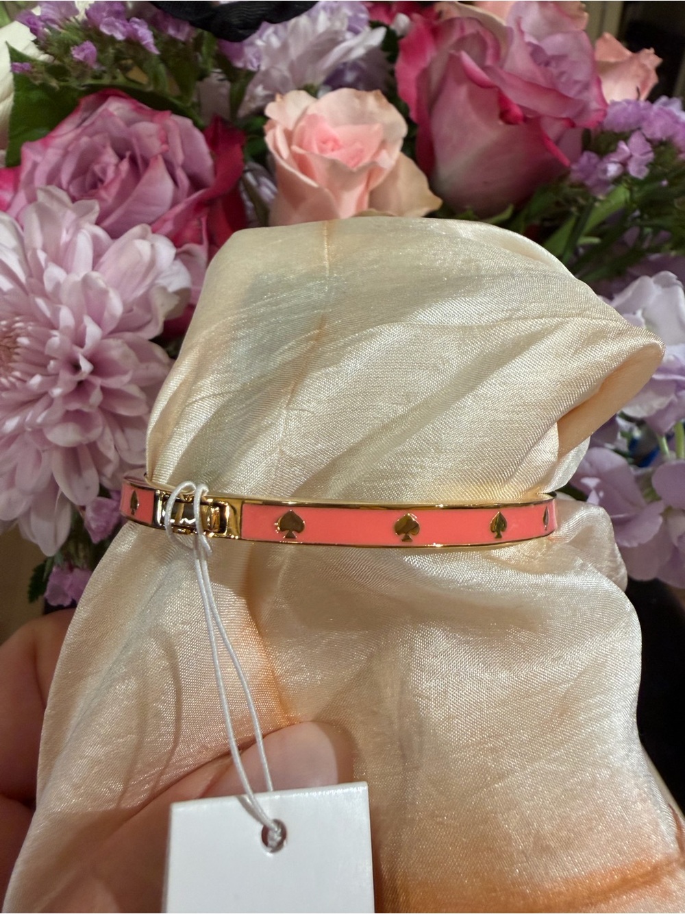 Never Worn Pink Kate Spade New York Spot the Spade hinged bangle
